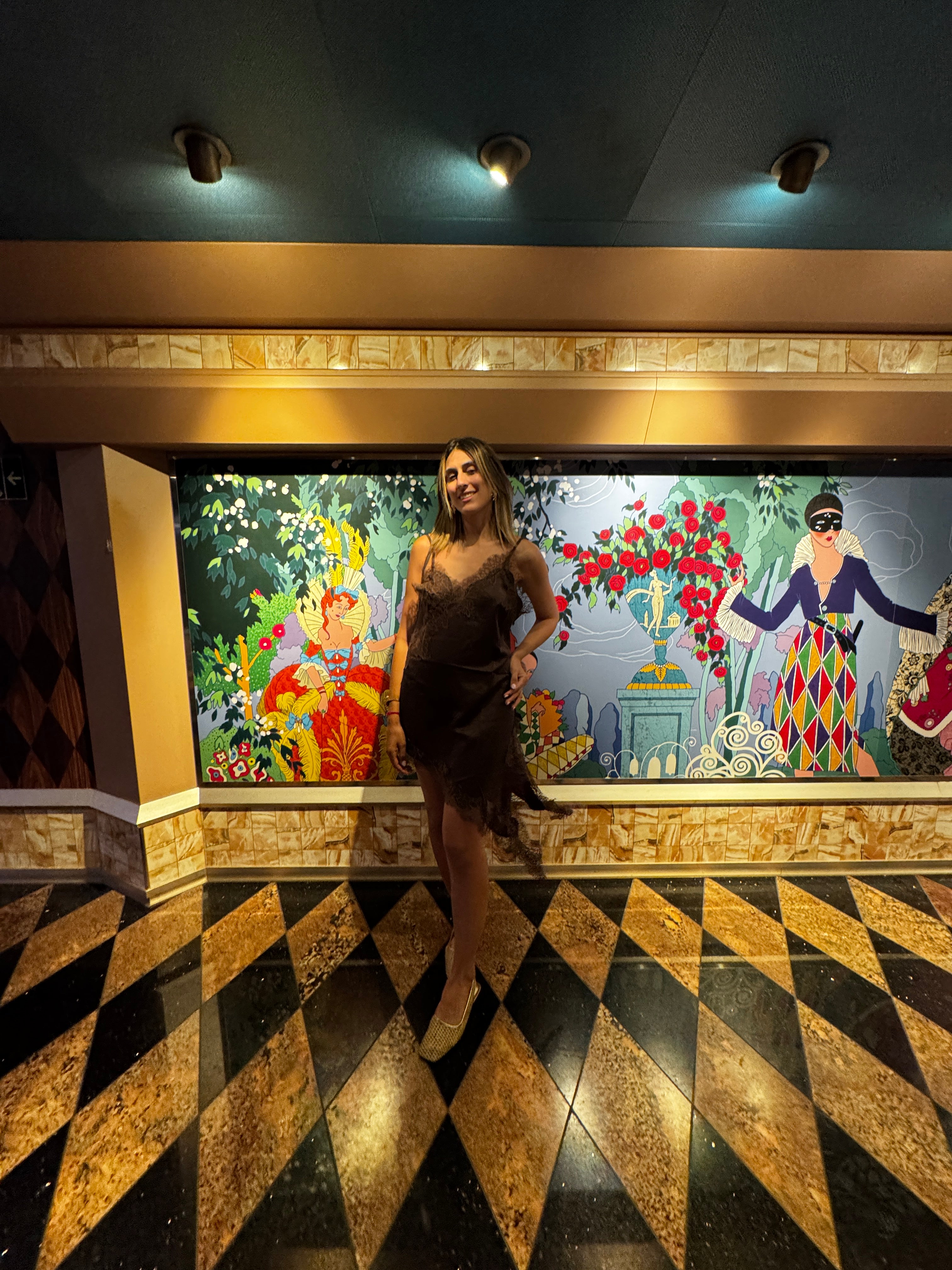 Vestido MIDI Satinado con encaje