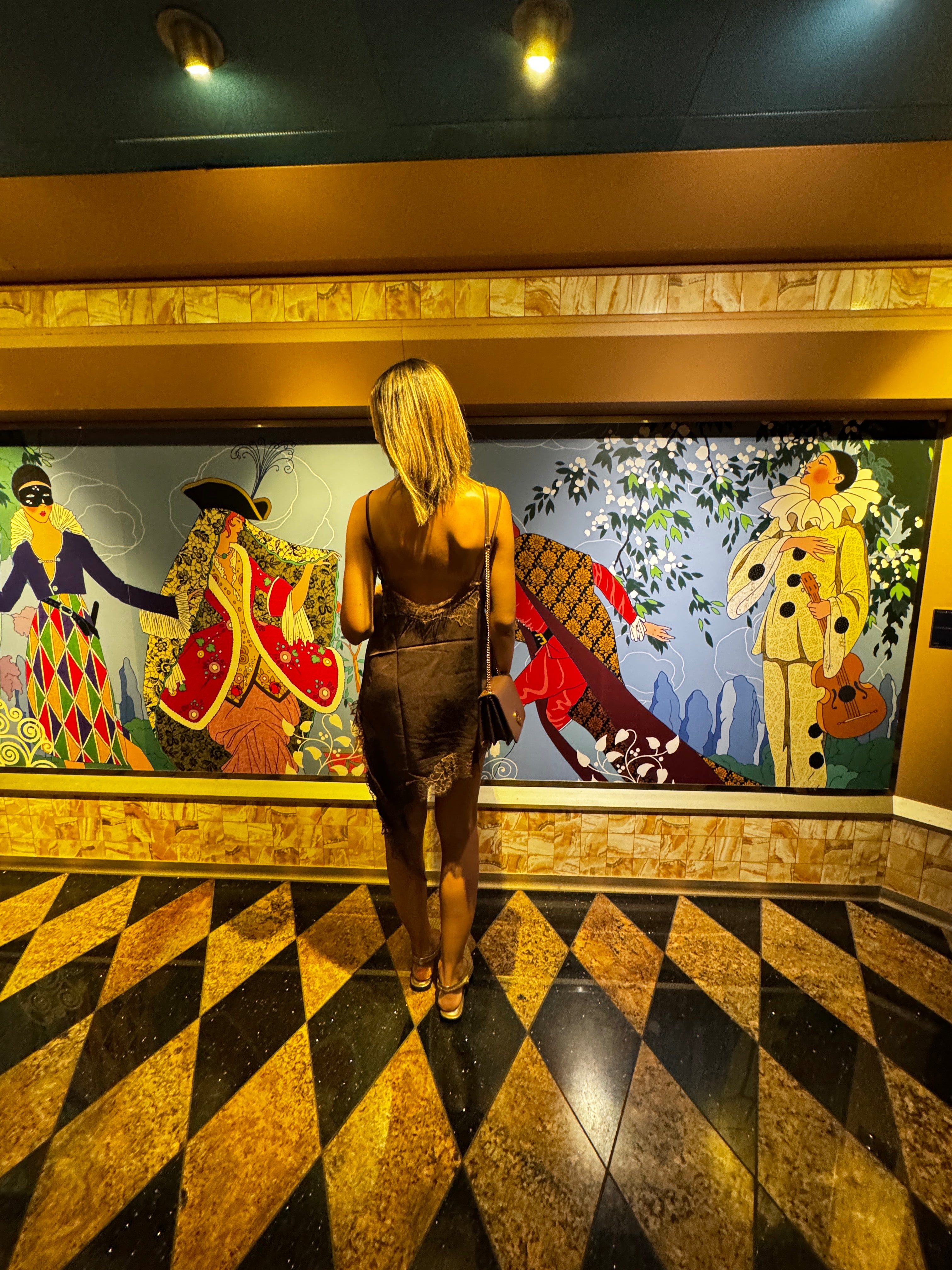 Vestido MIDI Satinado con encaje